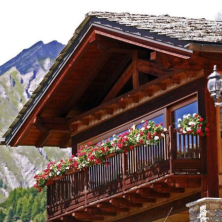 Les Combes Hotel Ла Сале Екстериор снимка