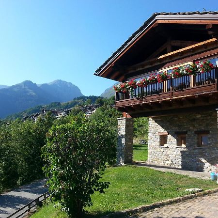 Les Combes Hotel Ла Сале Екстериор снимка
