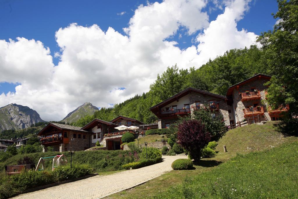 Les Combes Hotel Ла Сале Екстериор снимка