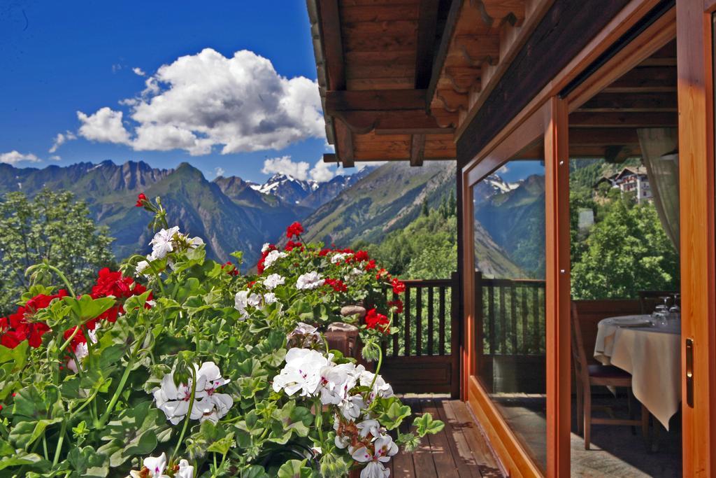 Les Combes Hotel Ла Сале Екстериор снимка