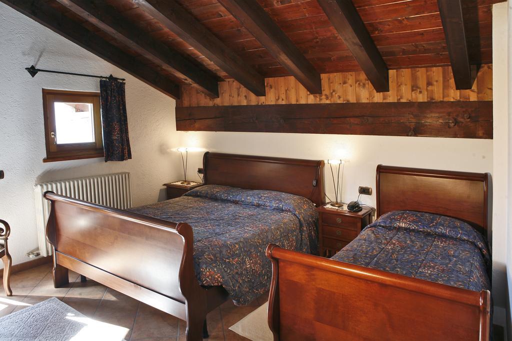 Les Combes Hotel Ла Сале Стая снимка