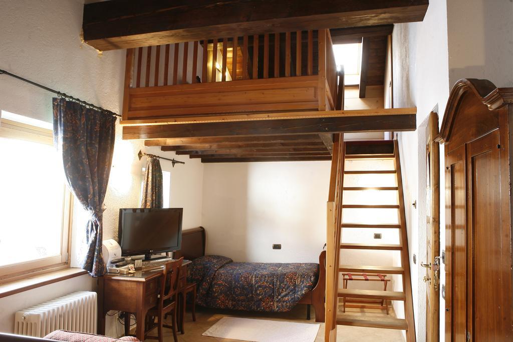 Les Combes Hotel Ла Сале Стая снимка
