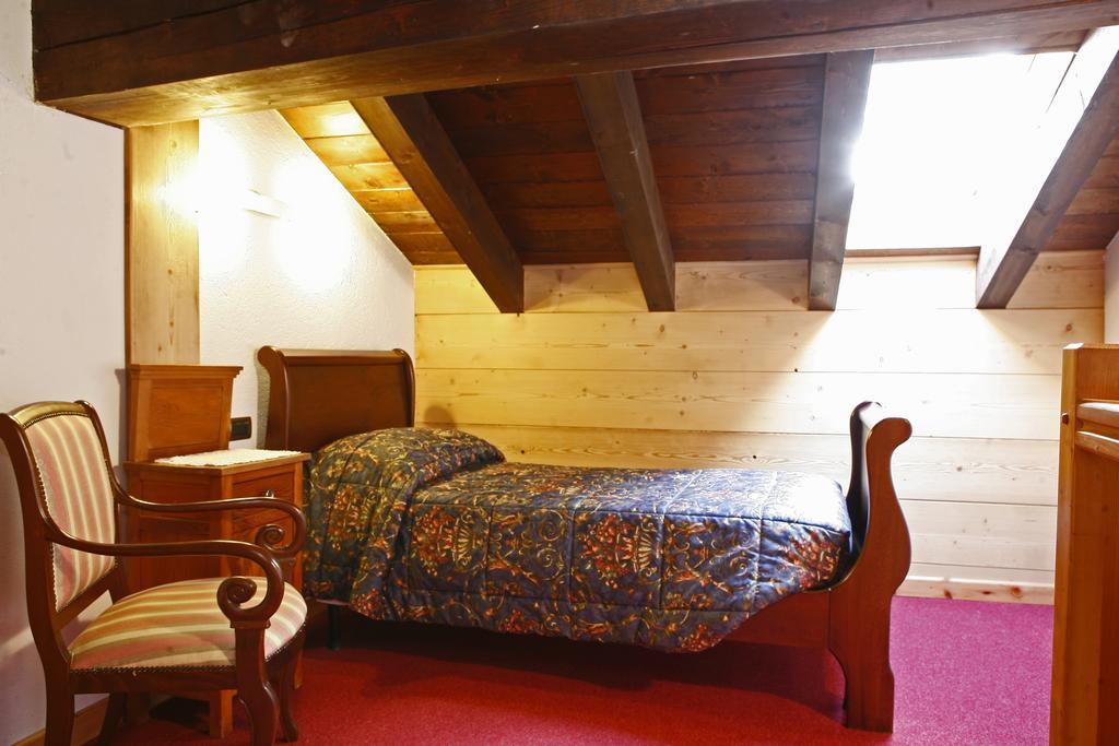 Les Combes Hotel Ла Сале Стая снимка