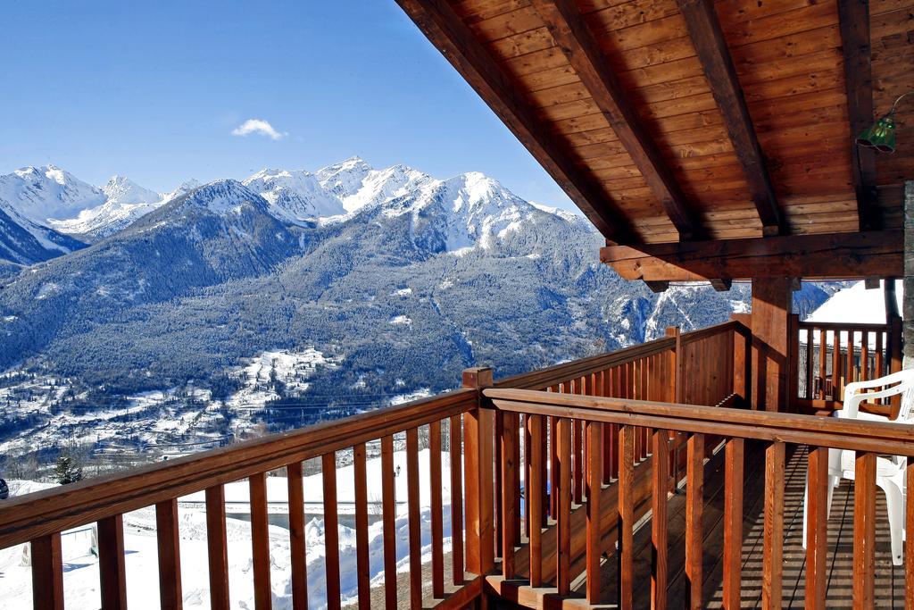 Les Combes Hotel Ла Сале Екстериор снимка