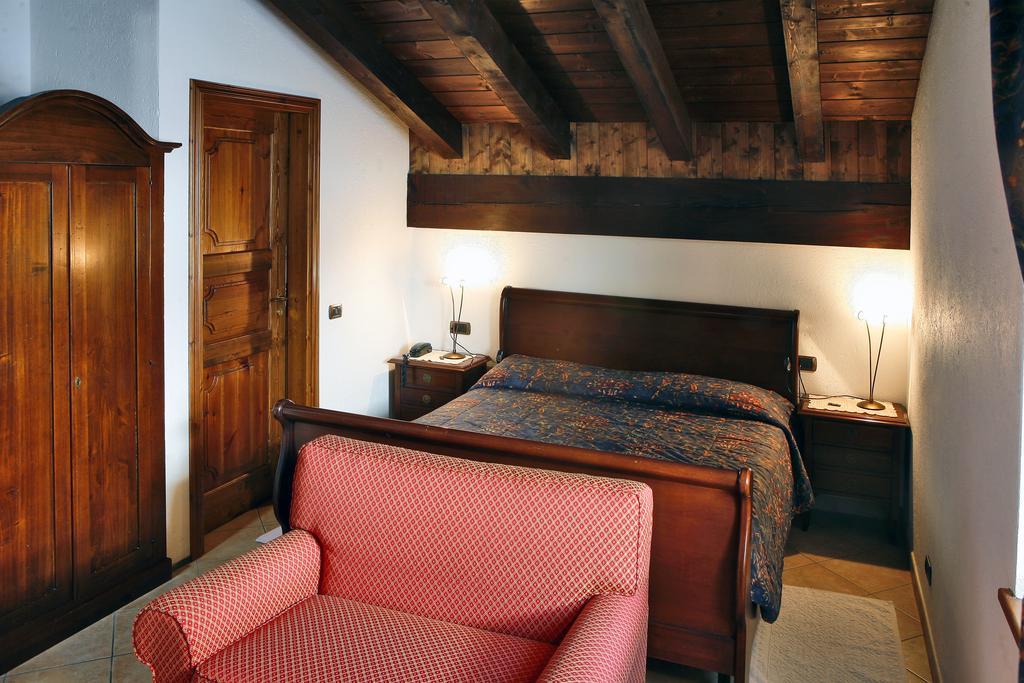 Les Combes Hotel Ла Сале Стая снимка