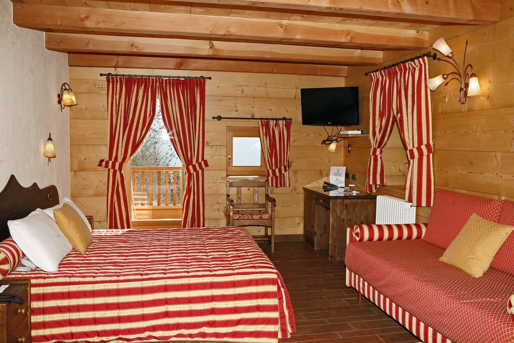 Les Combes Hotel Ла Сале Стая снимка