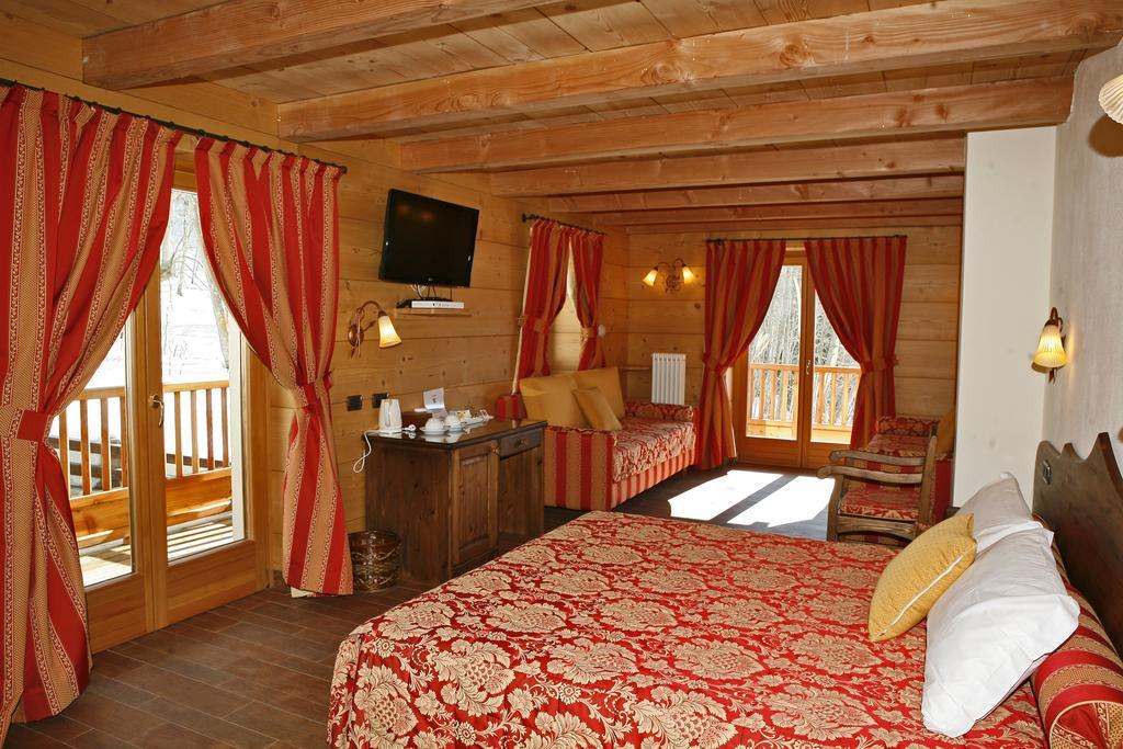 Les Combes Hotel Ла Сале Стая снимка